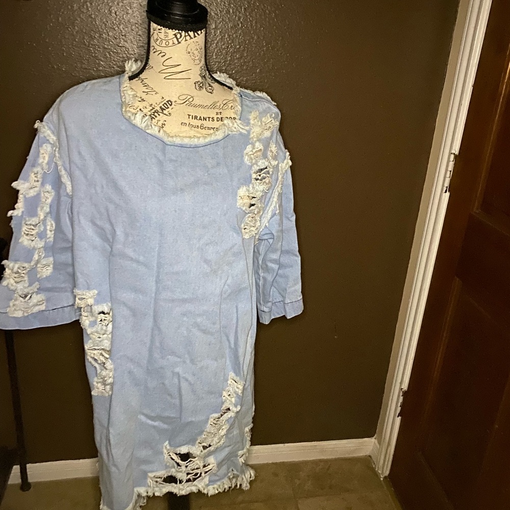 Dress - Picture 2 of 4